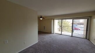 7700 Arehart Dr Unit 1212, New Carrollton, MD 20784