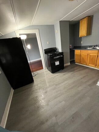 400 Stafford Ave Unit 2nd unit, Syracuse, NY 13206