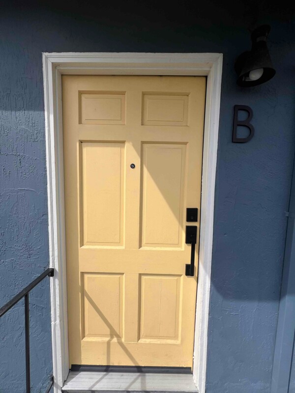 990 63rd St Unit B, Oakland, CA 94608