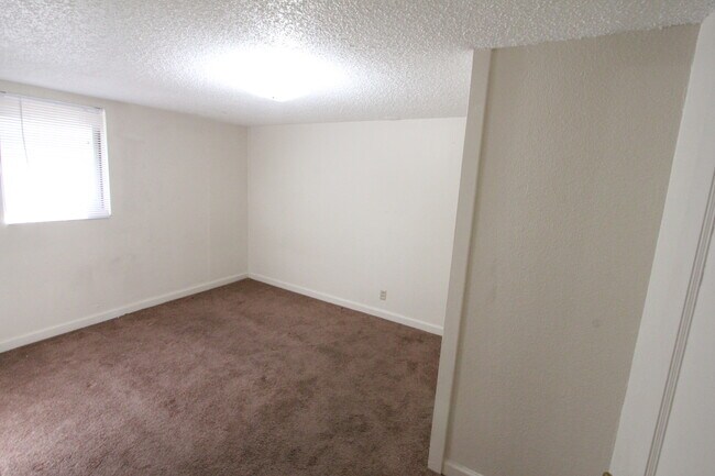 1044 N 25th St unit 1044.5 N 25th St, Billings, MT 59101 - photo 5