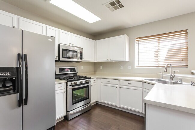 7208 Pinon Crest Ct, Las Vegas, NV 89131 - photo 7