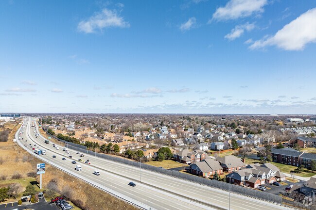 The interstate is near The Willows allowing for convenient access to downtown Chicago.
