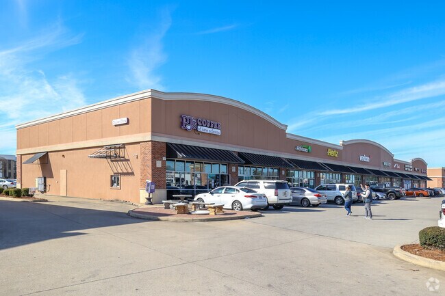 Airline Drive in Bossier City offers a wide range of shopping and dining options for visitors and locals alike.