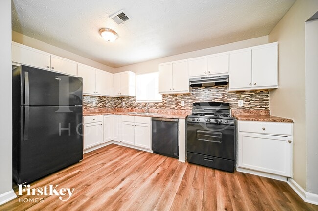 3782 N Camp Creek Pkwy SW, Atlanta, GA 30331 - photo 4