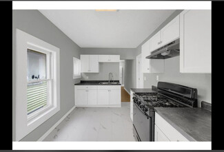 1055 7th St W Unit 2 Bed 1 Bath large Deck, Saint Paul, MN 55102