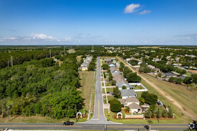 Aerial view of large homes with attached garages in Grand Island's Biscayne Grove community.