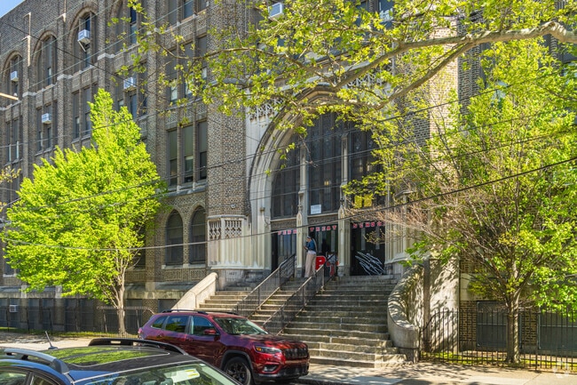 Penn Treaty School has 446 students in grades 6-12.