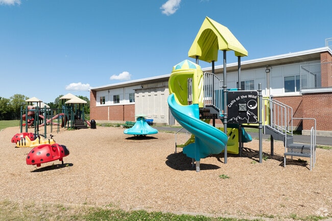 With a fresh playground and a safe landing Yates is a great place to learn to play.