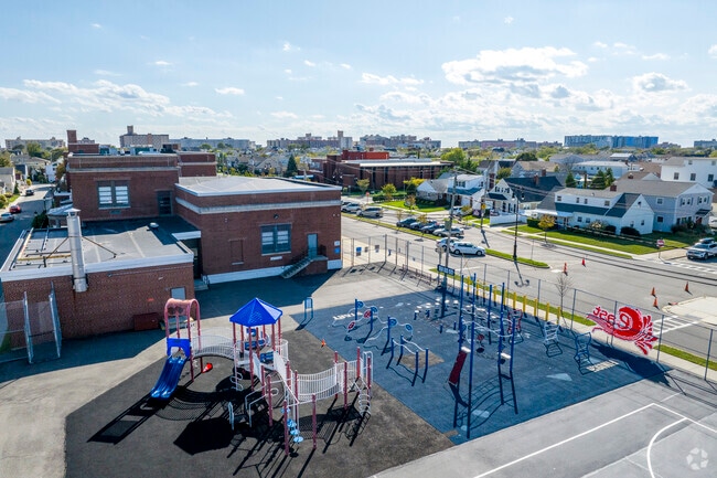 East Elementary School in Long Beach has 307 students in grades K-5 with a ratio of 9 to 1.