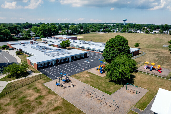 Jeffrey Ratner Robert Seaman Elementary School provides a rigorous learning environment.