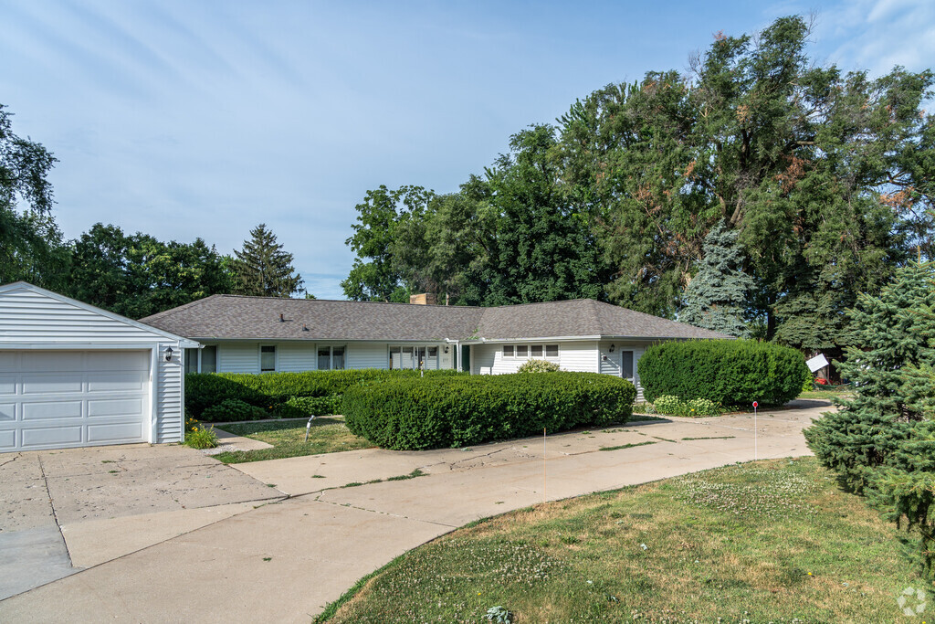 Montessori Habitat School is a private montessori school.