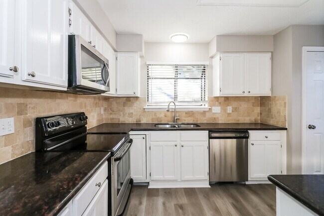 16751 Dew Drop Ln, Houston, TX 77095 - photo 7