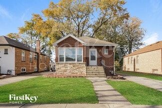 8912 S Sacramento Ave, Evergreen Park, IL 60805