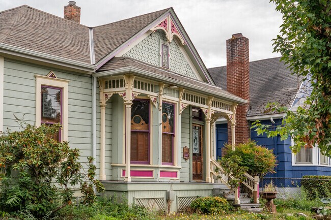 The homes in the Hosford-Abernathy neighborhood are full of charm and character.