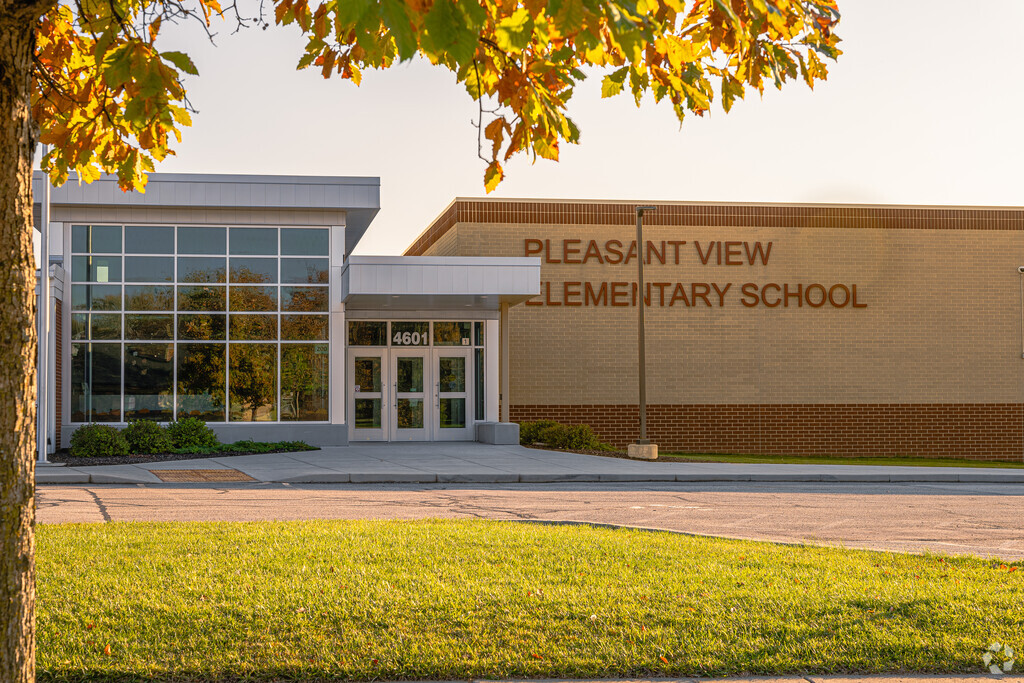 Pleasant View Elementary School provides education in the neighborhood of 
Franklin.