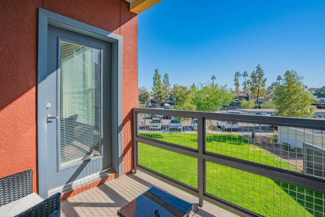 1890 S Country Club Way unit ID1263109P, Tempe, AZ 85281 - photo 5