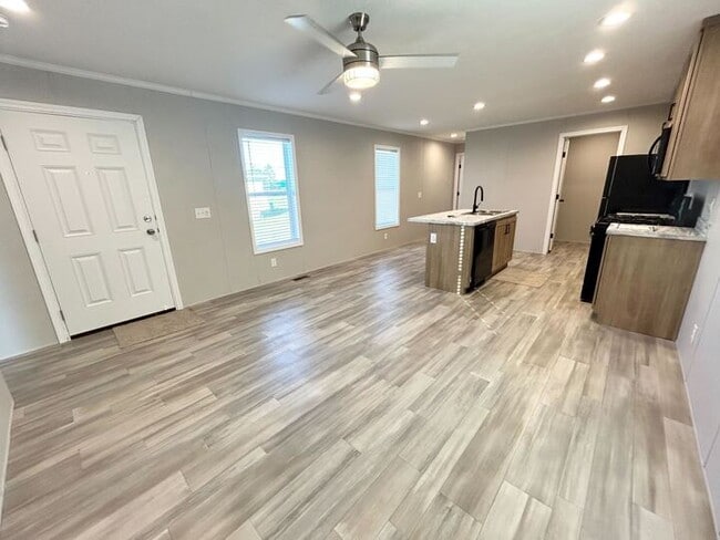 52962 N Yorktown Ct, Chesterfield, MI 48051 - photo 2