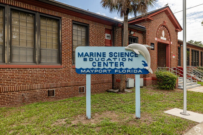 Mayport Elementary School has science programs for it's students.