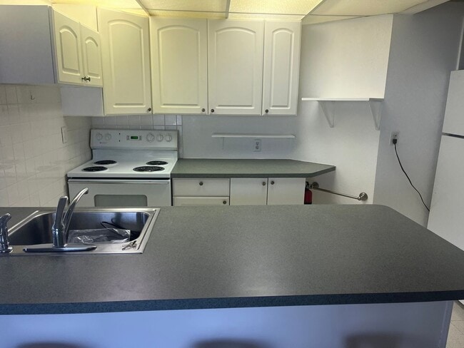 638 Gilcrest Rd, Colorado Springs, CO 80906 - photo 3