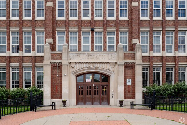 John Williams School No. 5, Rankings & Reviews - Homes.com