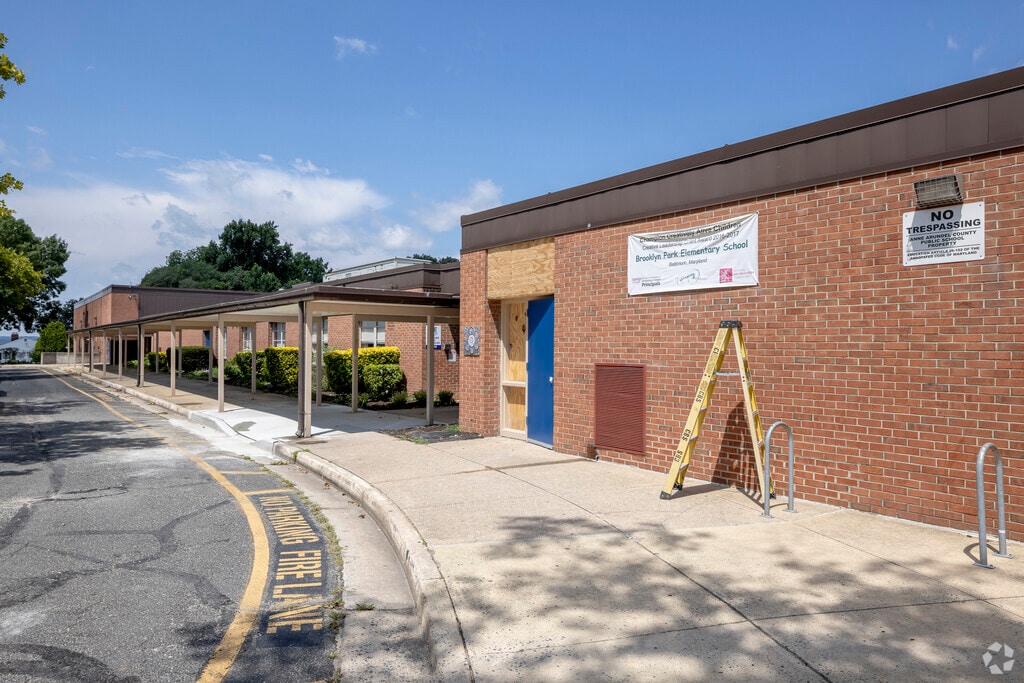 Brooklyn Park Elementary School building in Brooklyn Park.