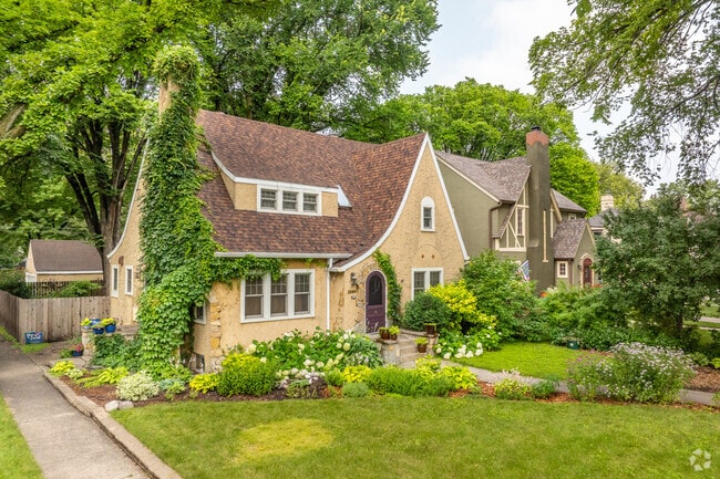 There are also homes from the mid-20th century that display Mid-Century Modern design elements.