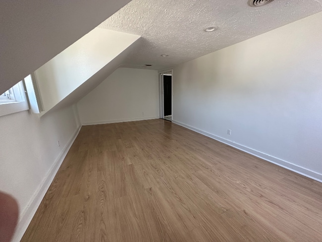 14 Thill St unit 2nd floor, West Haven, CT 06516 - photo 6