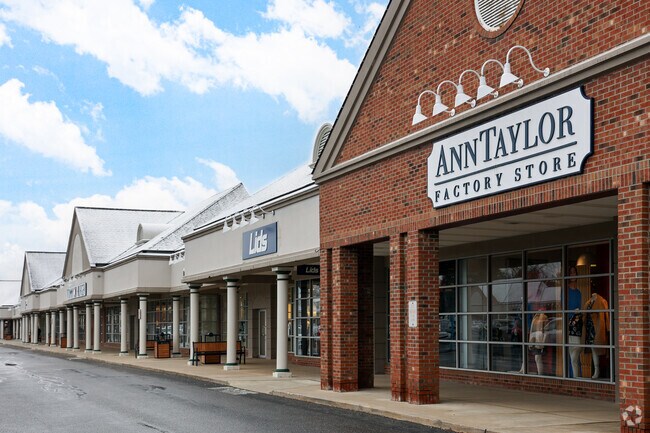 Aurora Farms Premium Outlets offers a variety of name brand retailers.