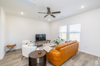 1544 Bermuda St, Lowell, AR 72745