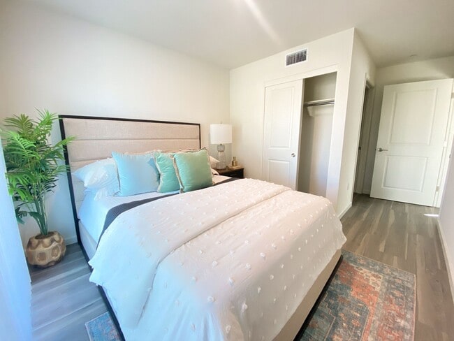 1704 Hornblend St, San Diego, CA 92109 - photo 6