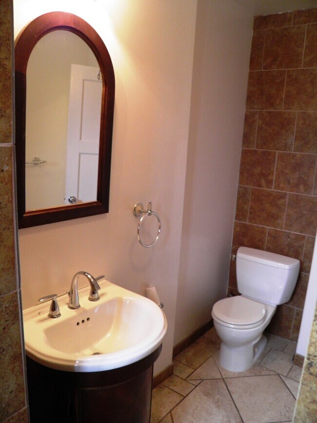 1269 S Ridgeley Dr unit 3, Los Angeles, CA 90019 - photo 3