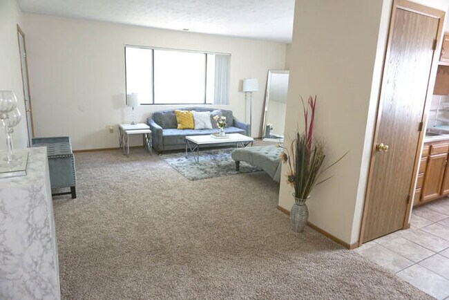 Keystone Park Apartments - Benson, Omaha, NE 68134 - photo 7