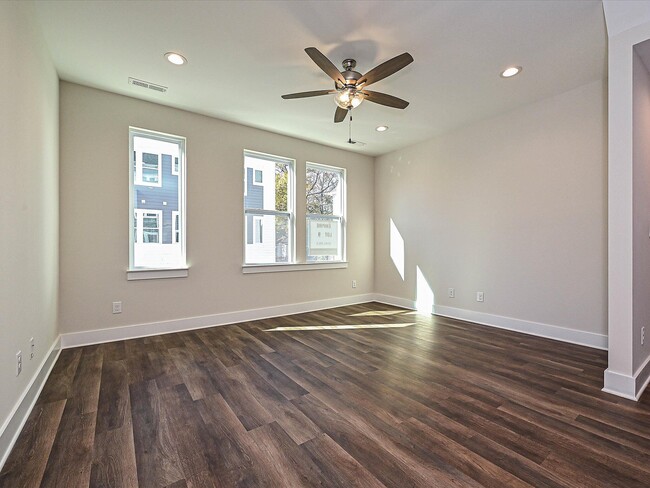 1421 Collier Walk Aly unit CSW0209, Charlotte, NC 28205 - photo 5