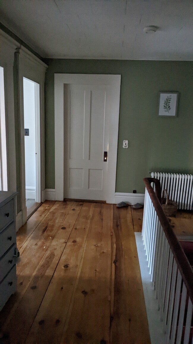 294 Western Ave unit Apartment 3, Henniker, NH 03242 - photo 4