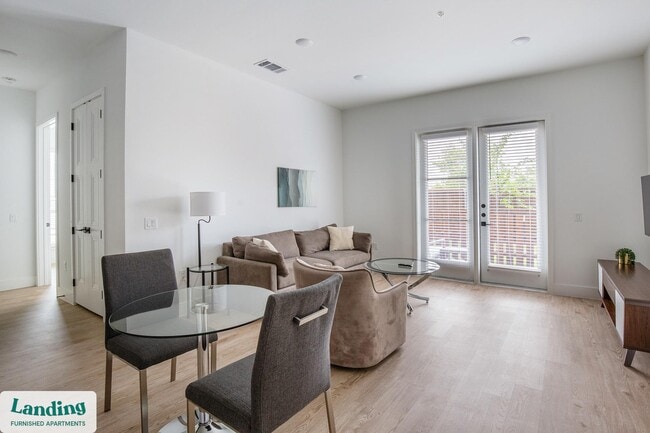 650 E Sycamore St unit 3101, Denton, TX 76201 - photo 2