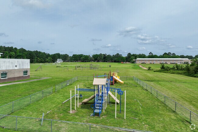 North Jackson Elementary School has a grade of C of the website Niche.