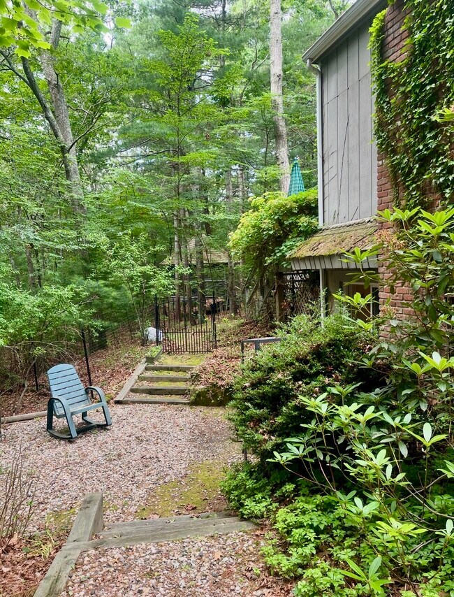 5 Highland Ln unit Ground Level Basemen, East Hampton, NY 11937 - photo 2