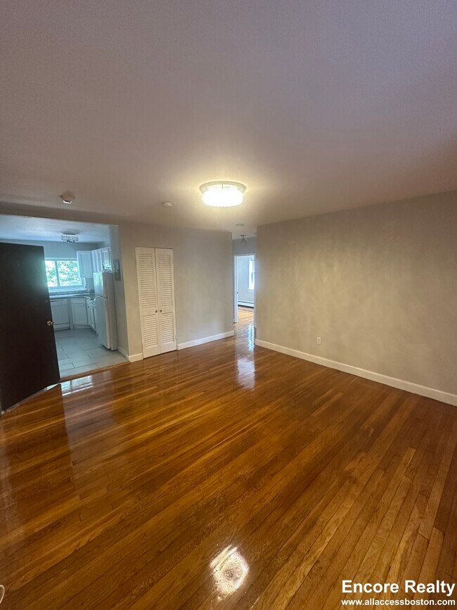 63 Selkirk Rd unit 9, Brighton, MA 02135 - photo 3