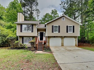 5630 Hillcrest Dr, Union City, GA 30291