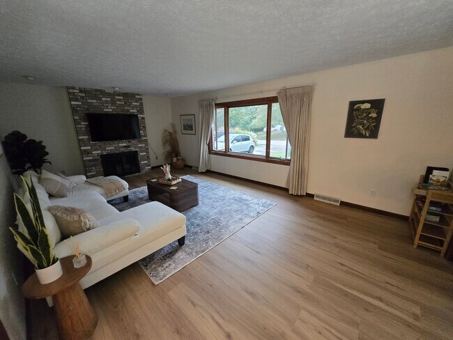 1632 S Sycamore Ct, Bloomington, IN 47401 - photo 5