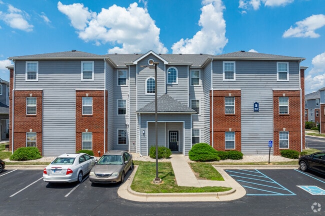 University Village, Muncie, IN 47304 - photo 2