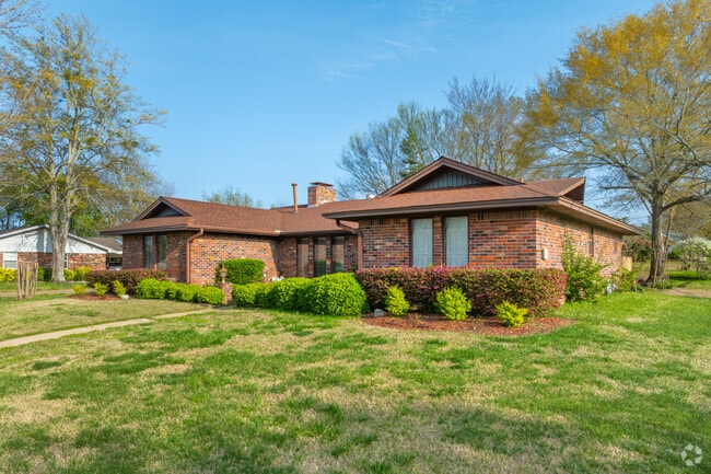 Thomas Street is primarily composed of traditional single-story residences.