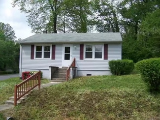 102 3rd St, Brookneal, VA 24528