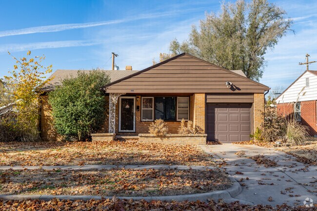 It is common for East Mt Vernon homes to have one car garages.