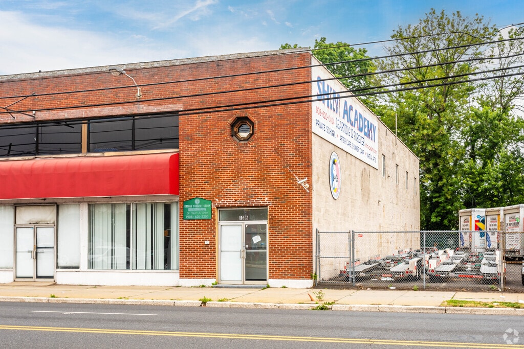 Shim Academy of Montessori is home to students in Kindergarten through 4th grade.