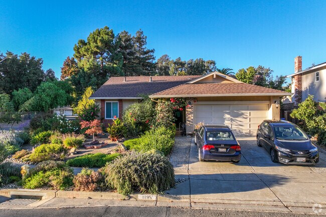 Homes with beautiful lush gardens are plentiful in Parkmont, Fremont.