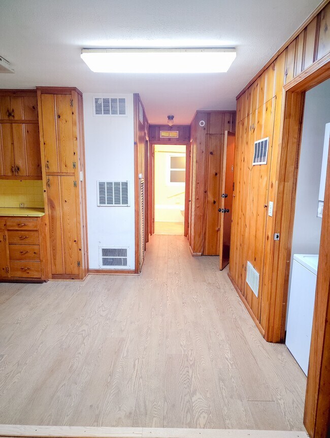 1120 Metropolis St unit 4, Metropolis, IL 62960 - photo 3