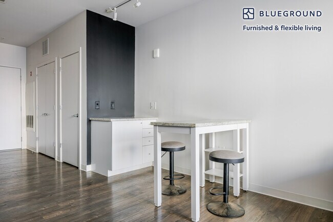 2 Leighton St unit FL4-ID1297, Cambridge, MA 02141 - photo 7