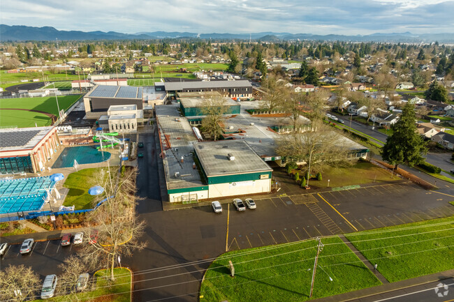 Cascade Middle School is a public school in Eugene, Oregon located off Echo Hollow Rd.