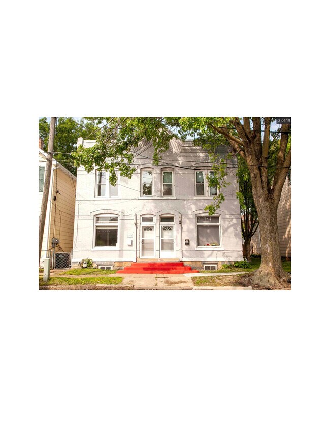 2255 Jackson St, Dubuque, IA 52001